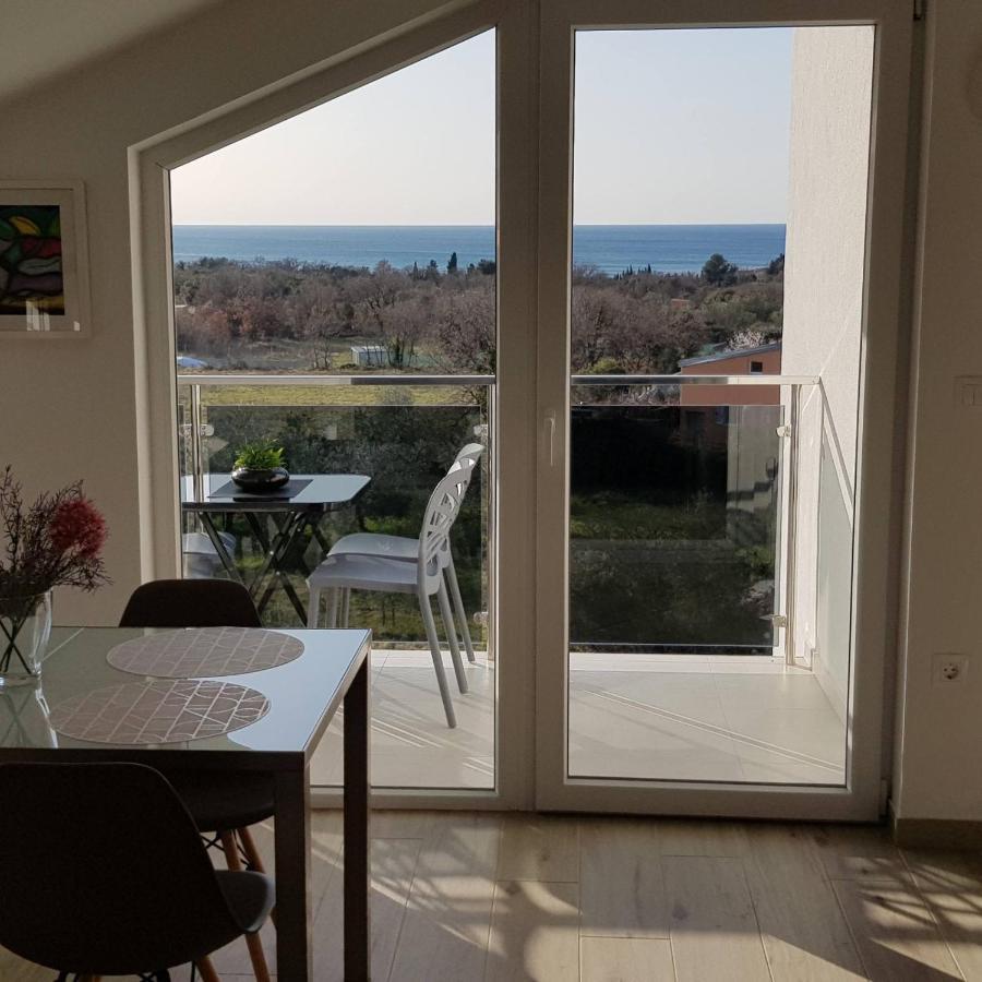 Apartment Serena, Sea View, Peroj Exterior photo